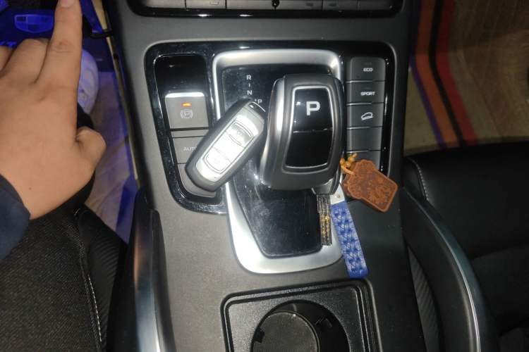 Used Geely Auto Emgrand X7 Sport 2021 Million Edition 1.8TD DCT Two-Wheel Drive Luxury Model
