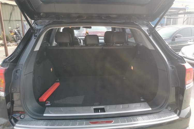 Used Zotye Domy X7 2017 1.8T DCT Prestige Model
