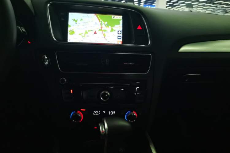 Used Audi Q5 2015 40 TFSI Technology Edition
