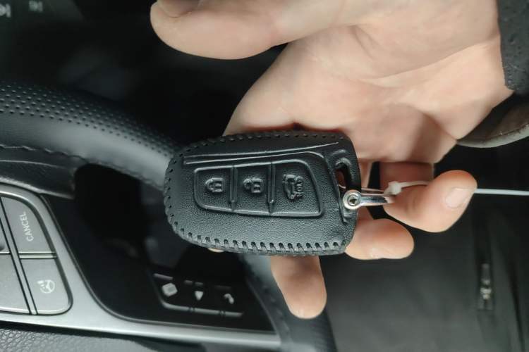 Used Hyundai Santa Fe 2015 2.0T Automatic All-Wheel Drive Smart Version 5 Seats