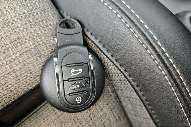 Used  MINI 2019 1.5T COOPER Classic Edition
