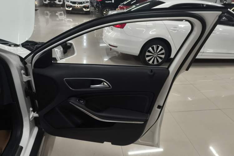 Used Mercedes-Benz GLA 2015 GLA 200 Fashion Model