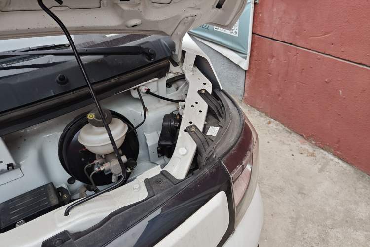 Used Chana Ruixing EM80 2025 Passenger Version Comfort Model 6 Seats 300 km Liftback Door
