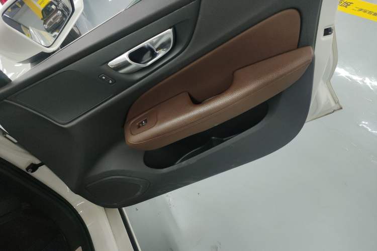 Used Volvo S60 New Energy 2022 T8 eDrive Hybrid All-Wheel Drive Smart Luxury Edition
