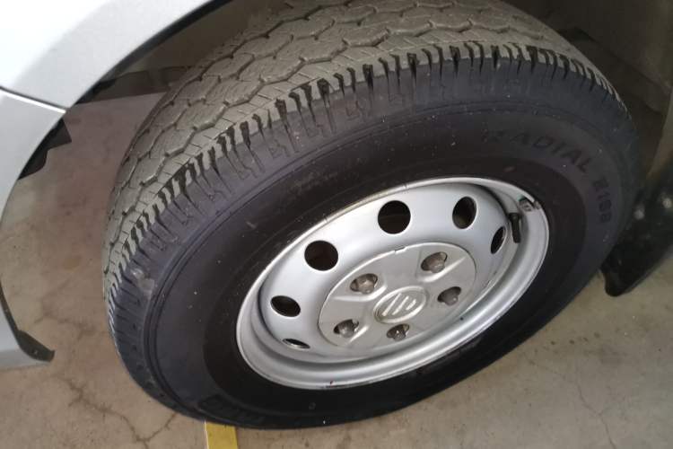 Used Foton Toano 2024 Joyear Multi-Function 2.0T Manual Long-Wheelbase Mid-Roof Model with Single Rear Tire Available in 5/6/7/9-Seater Configurations