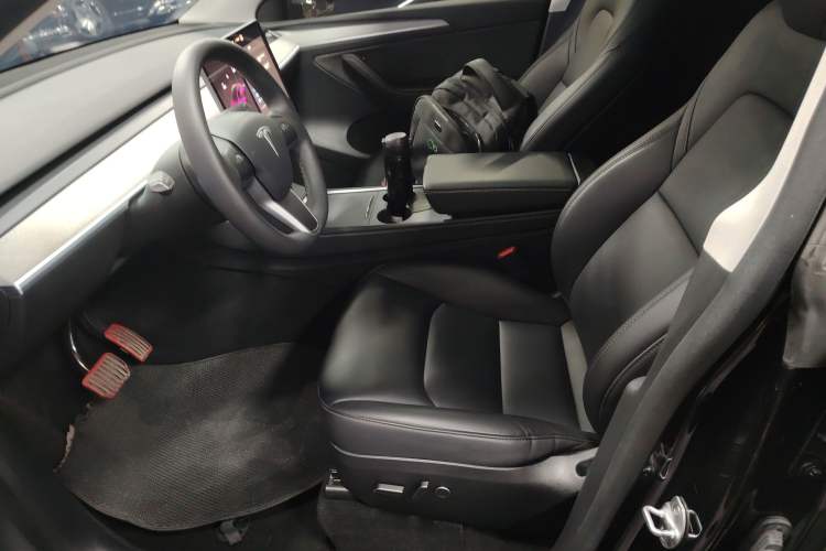 Used Tesla Model Y 2023 Rear-Wheel-Drive Version
