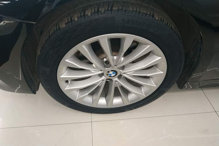 Used BMW 5 Series 2019 525Li Luxury Package
