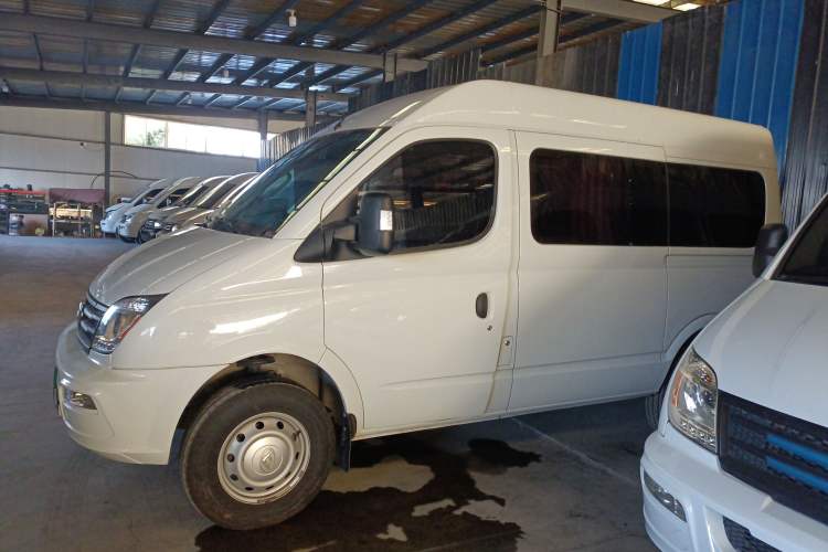 Used SAIC MAXUS Xintu V80 2021 2.0T Manual Classic Aoyuntong Short Wheelbase Mid-Height 7/8/9-Seater