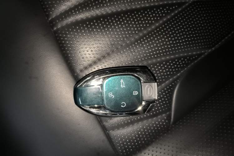 Used GAC Trumpchi GS8 2022 Dual-Engine Series 2.0TM Two-Wheel Drive Prestige Edition (7 Seats)
