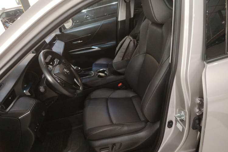 Used Toyota Venza 2023 2.0L CVT Two-Wheel Drive Luxury Edition
