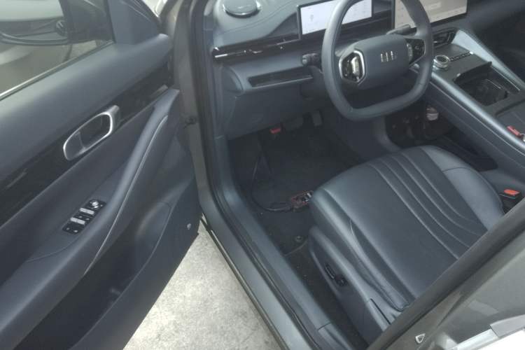 Used  E5 2024 530km Starship Edition
