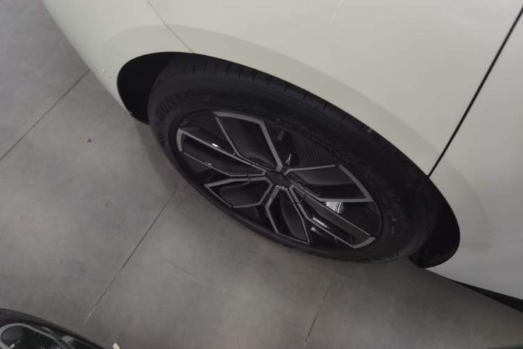 Used  12 2024 650 Three-Laser Four-Wheel Drive Performance Edition
