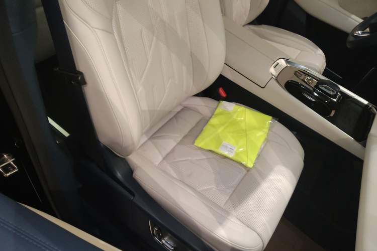 Used Zeekr 009 2024 7-Seater Aisle Version 108 kWh
