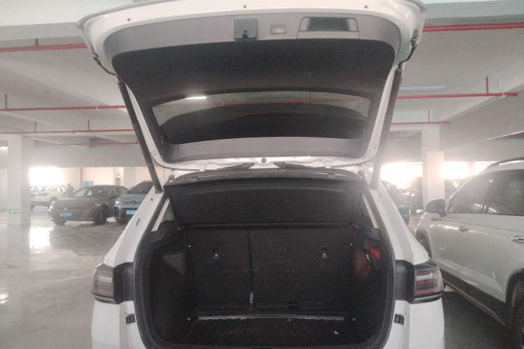 Used Volkswagen Tharu 2024 300TSI Two-Wheel-Drive Moon Luxury Edition