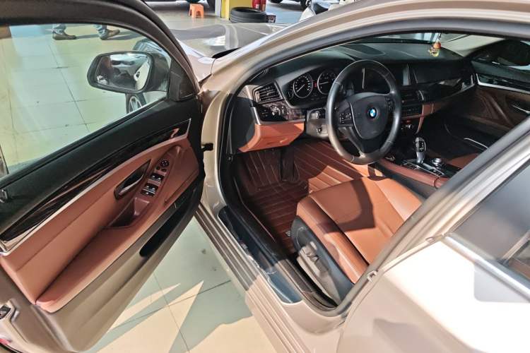Used BMW 5 Series 2014 520Li Elegant Model