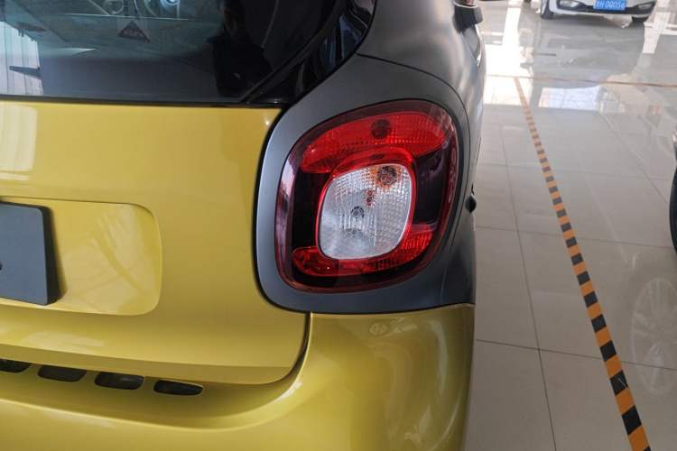 Used  fortwo 2015 1.0L 52 kW Hardtop Passion Edition