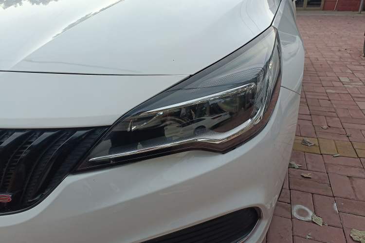 Used Buick Verano 2016 Hatchback GS 20T Dual-Clutch Passionate Sporty Model
