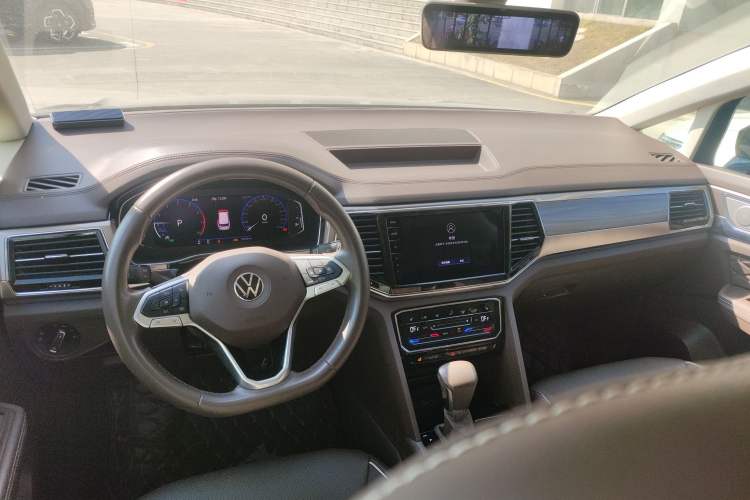 Used Volkswagen Viloran 2020 380TSI Prestige Edition
