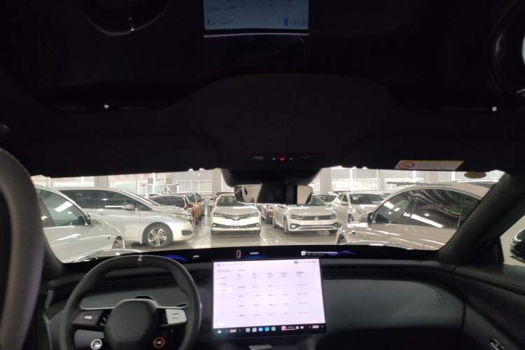 Used  YU7 2025 Ultra-Long Range High-Performance All-Wheel-Drive Max Edition
