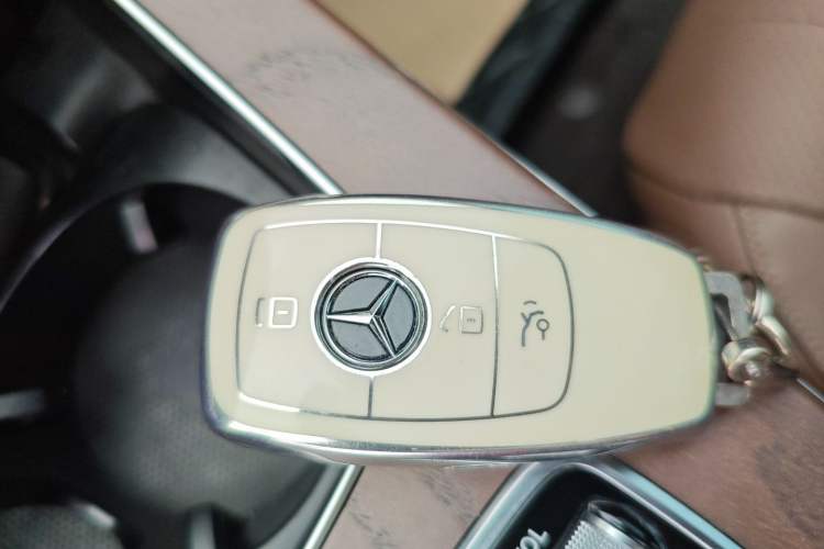 Used Mercedes-Benz E-Class New Energy 2023 E 350 e L Plug-in Hybrid Sports Sedan
