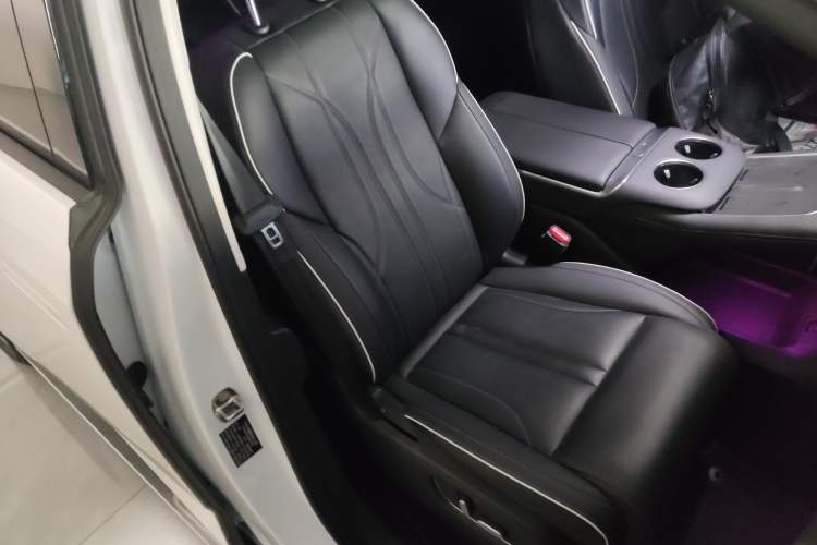 Used XPeng X9 2024 640 All-Wheel Drive High-Performance Max
