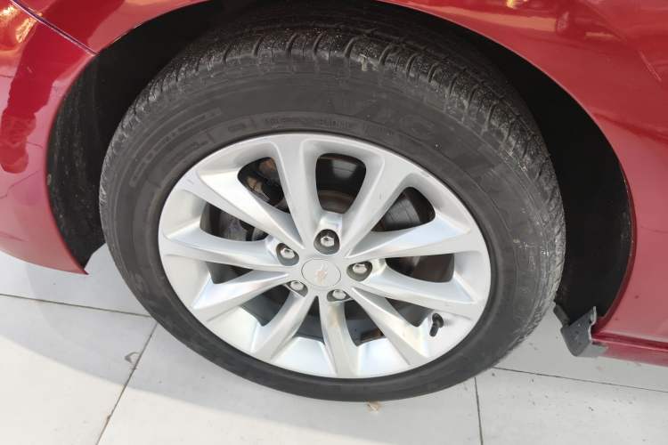 Used Chevrolet Cruze 2017 1.5L Automatic Pioneer Sunroof Edition
