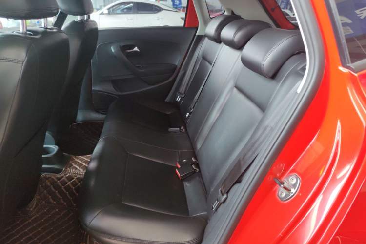 Used Volkswagen Polo 2016 1.4L Manual Fashion Model