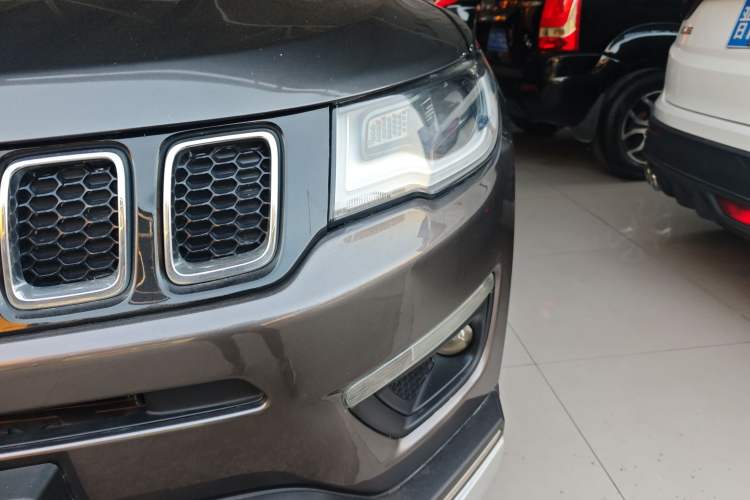 Used  Compass 2017 200T Automatic Family Edition