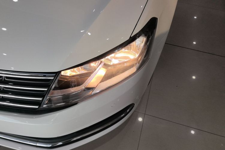 Used Volkswagen Lavida 2017 1.6L Automatic Comfort Edition
