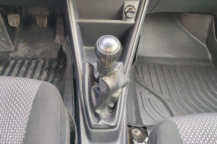 Used Toyota Vios 2017 1.3L Manual Front-Drive Version
