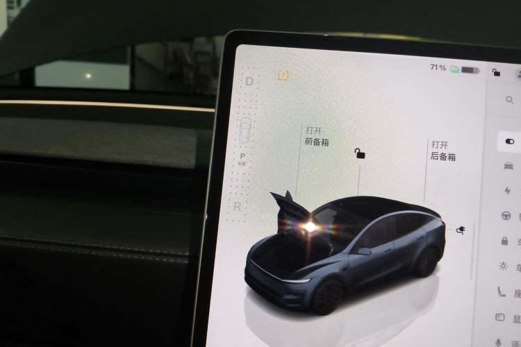 Used Tesla Model Y 2025 Rear-Wheel-Drive Version
