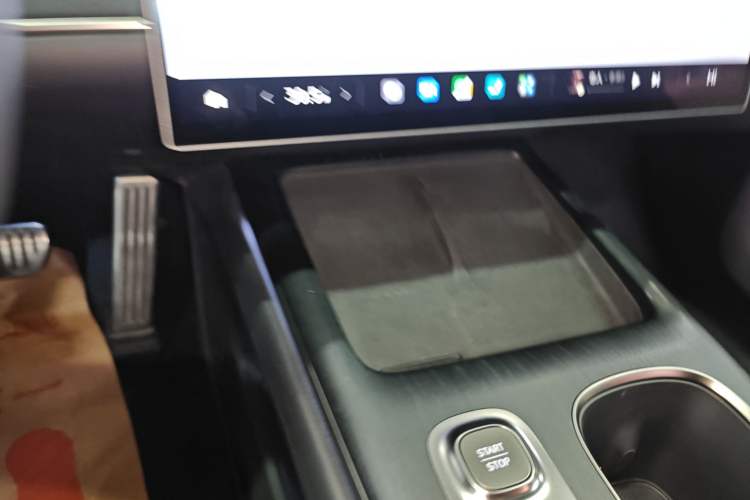 Used Xiaomi Auto SU7 2024 Four-Wheel Drive Ultra-Long Range Advanced Intelligent Driving Max Edition
