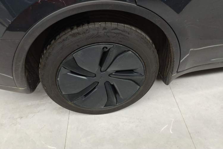 Used Tesla Model Y 2025 Rear-Wheel-Drive Version
