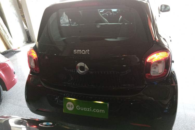 Used  forfour 2016 1.0L 52 kW Dynamic Edition
