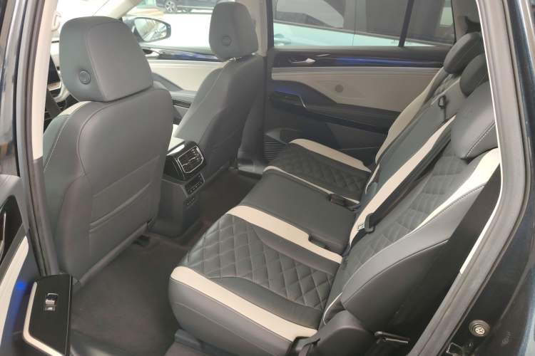 Used Volkswagen ID.6 CROZZ 2021 Long-Range PRO Edition
