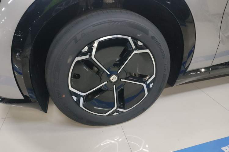 Used  YU7 2025 Ultra-Long Range Rear-Wheel Drive Version
