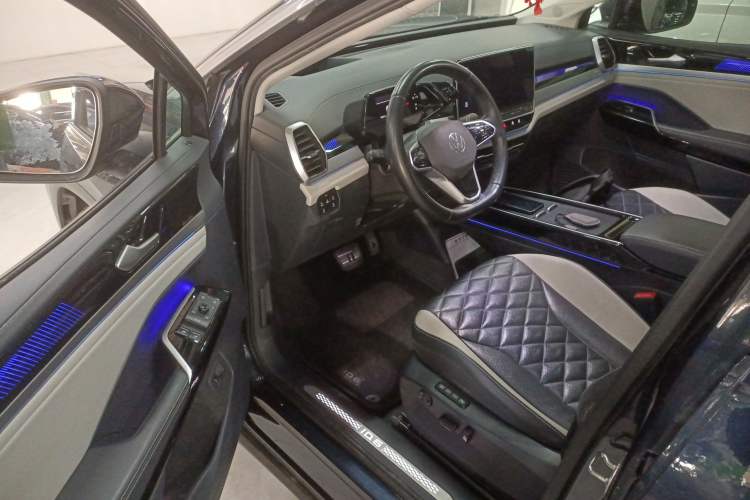 Used Volkswagen ID.6 CROZZ 2022 Long-Range PRO Edition