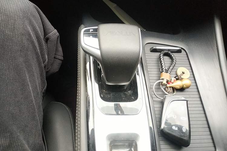 Used Dongfeng Aeolus Huge 2024 Mach Power 1.5T Luxury Model
