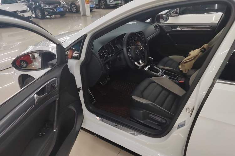 Used Volkswagen Golf 2019 280TSI DSG R-Line Model China V Standard
