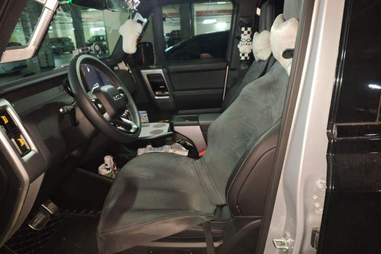 Used  V23 2025 401 Two-Wheel Drive Intelligent Driving Version
