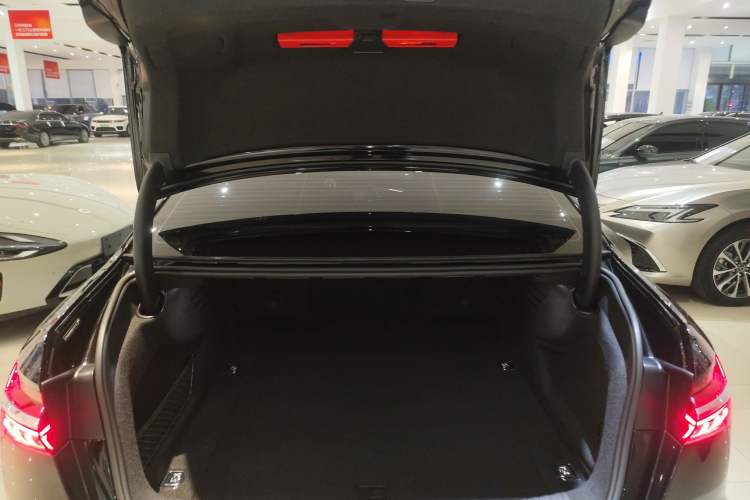 Used Audi A6L 2025 45 TFSI Prestige Dynamic Edition + Ventilated Comfort Package
