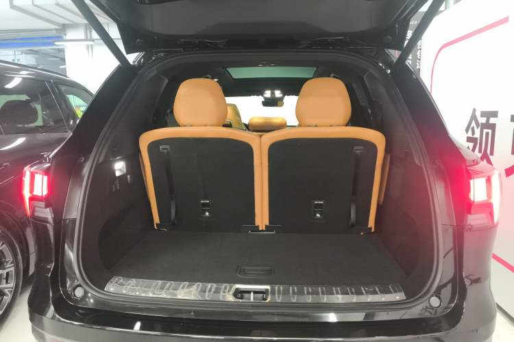 Used Lynk & Co 09 EM-P 2024 2.0TD EM-P Four-Wheel Drive PRO Seven-Seater
