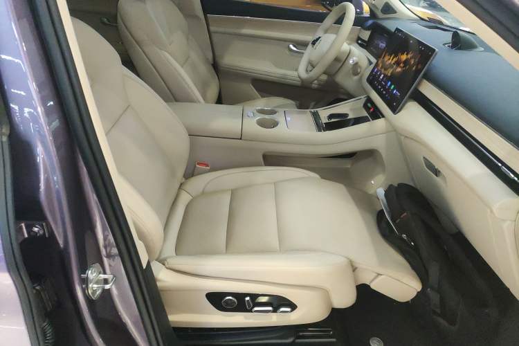 Used Hima AITO M5 2025 Extended-Range Ultra All-Wheel-Drive Version
