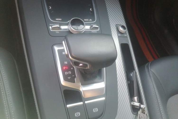 Used Audi Q5L 2018 45 TFSI Prestige Fashion Edition China V Emission Standard
