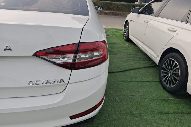 Used Skoda Octavia 2020 1.5L Automatic SmartDrive Comfort Edition
