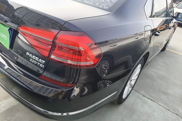 Used Volkswagen Passat 2017 330TSI DSG Luxury Edition
