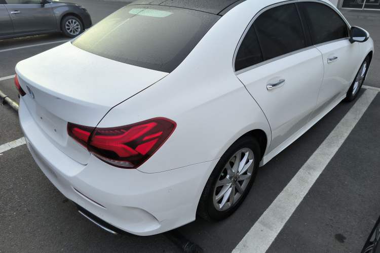 Used Mercedes-Benz A-Class 2021 A 200 L Sport Sedan Fashion Model
