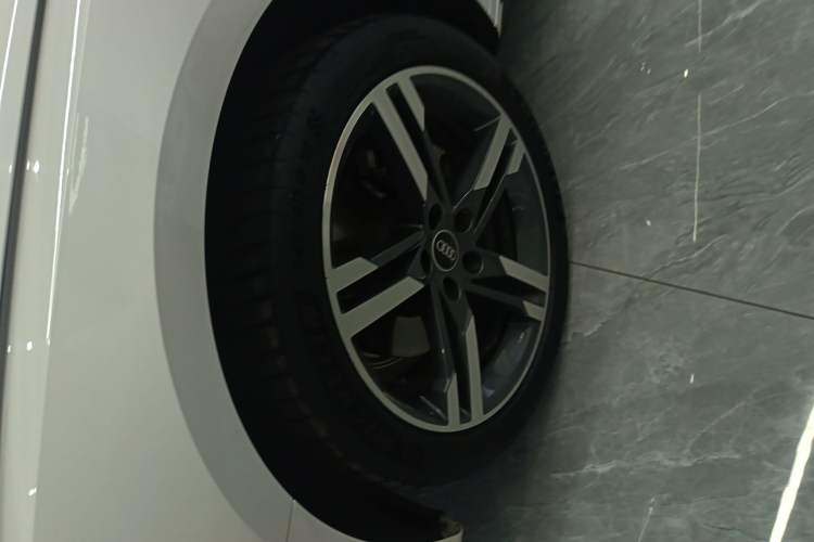 Used Audi A4L 2022 40 TFSI Luxury Dynamic Model
