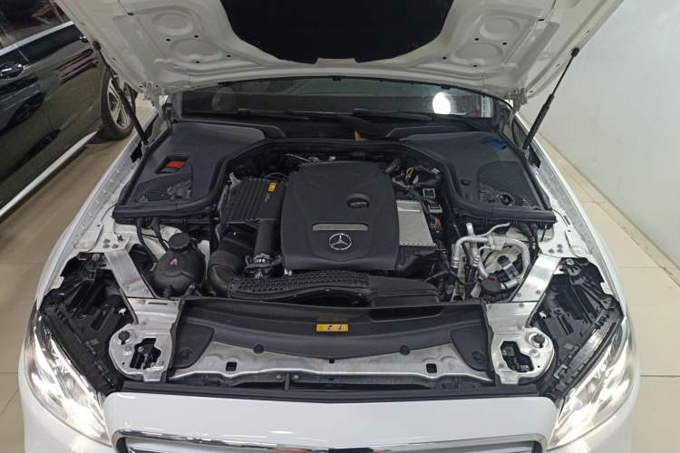 Used Mercedes-Benz E-Class 2019 E 300 L Sporty and Stylish Model