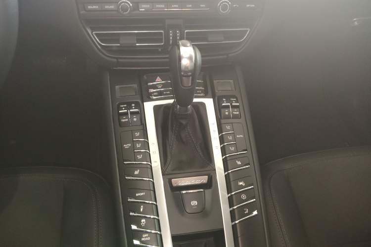 Used Porsche Macan 2021 Macan 2.0T